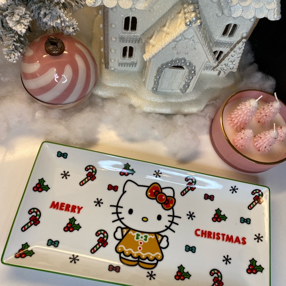Hello Kitty Gingerbread Tray - Picture 3 of 5